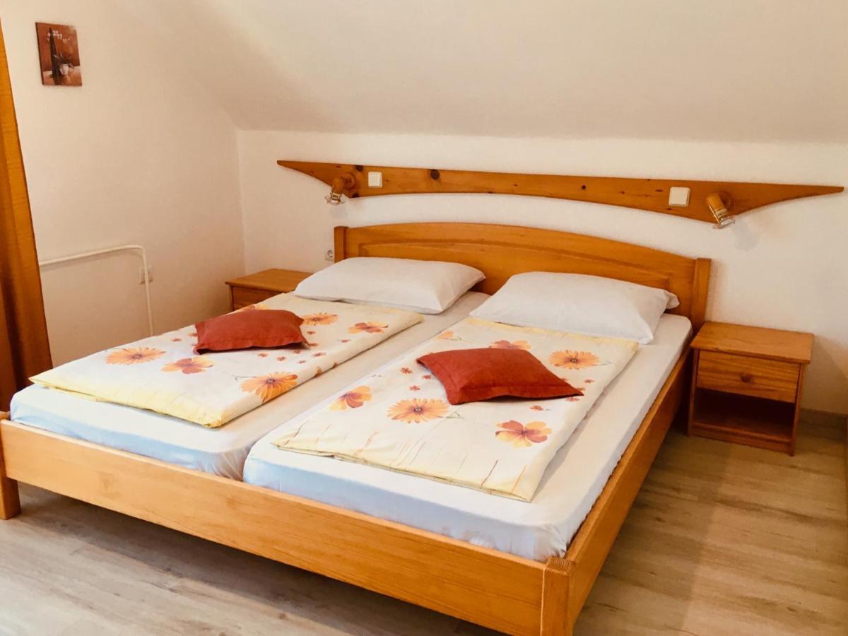 Apartment Milena Nomenj Bagian luar foto